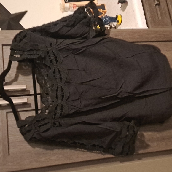 Final price Last one New Crochet trim hollow-out top - Picture 11 of 11